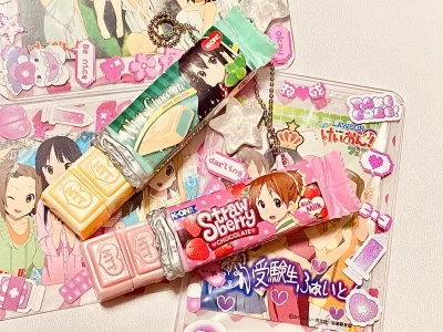 终于等到啦！轻音少女的可爱小东西！这次也是相当的快速加ok！包装非常用心 没有任何破损刮蹭 每一样东西都非常漂亮！我会向朋友推荐！下次也会继续购买哒！