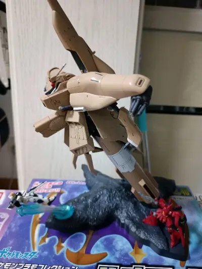 这次买的是国内比较少见的gundam collection大型MA，不过价格还真不便宜，税加运费就花了两百多，要是没这些那就真幸福了。