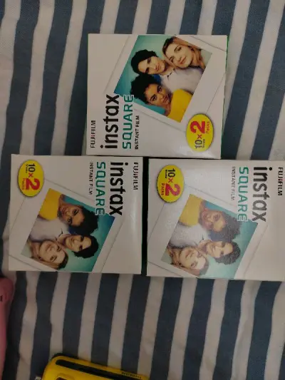 挖煤姬又来晒单了。
两个拍立得和一些方形相纸，依旧是物美价廉。这次还是走的海运，不过海运速度挺快的，葱仓库发出后，一个月就到了。
包装的话还是和以前一样的，包的很好。没有被挤压到。
不错的购物体验
