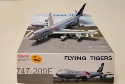 宝贝质量成色不错，安全抵达，感觉最近填充物都好多，所以都是大一号的箱子，非常满意的一次购物体验，感谢。