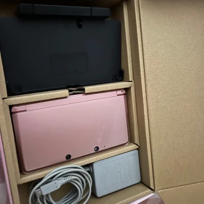 愉快的拆包裹时间！挖煤姬的客服非常好，解决问题超级快的！
现在的合单速度也很快，合单通过两天内就发货啦。
物流选的依然是ep小航空件，物流方面更丝滑，3天就
到广州超快速，清关申报也很快当天就放行啦，
挖煤姬在打包上面还是非常好，可以淘到心仪的绝版中古玩具和游戏机，...