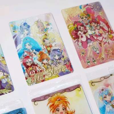 最近很喜欢看光之美少女，看着她们为梦想前进的样子真的很激励人心。奈何追的系列距离现在有点远，国内找不到相关的谷子。来挖煤姬找了一下，惊喜发现有友人激情出卡，而且是大礼包，收到的时候都震惊了，一大包都是喜欢的角色卡片，沉甸甸的都是爱呀～
最后还顺带买了一起追的美妙魔法...