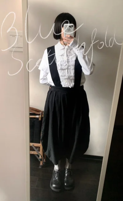 淘到价格很合适的衣服，挖煤姬很好用呀！
关键词搜索很准确，速度很快，关键词搜索平台切换顺畅～
下单很便捷，EMS很方便，但我还是继续被税了哈哈