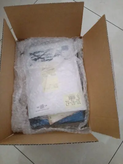 这是符合竹蜻蜓要求的一单，预报备和合单都比想象的快了很多，到国内后清关运输更是飞快，希望竹蜻蜓限制能略松一点，用的机会更多。盒子八角尖尖，里面的包装也一如既往的好，各方面都很满意