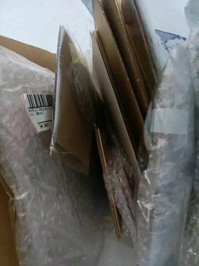 这次用的是ems，整体下来还是非常不错的，最近下雨收到的时候就已经被打湿了，幸好挖煤姬帮我多塞了加固材料才没有弄湿里面的东西