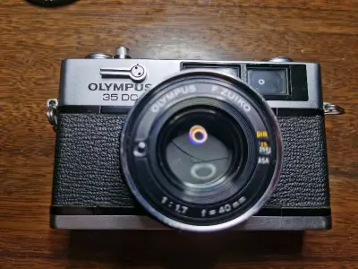 已经第14单了，这次到了4台 Olympus RC 
 Olympus PENEE3和奥林巴斯 DC ，都是很好的机器很愉快的购物经历