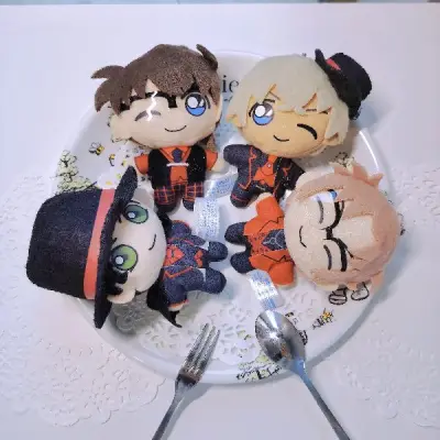 合单很快，发货也很快，最近ems的速度终于回来了，切到了绯色的弹丸努努，和冷门小贴纸，它闪的真的很好看