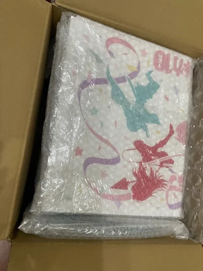 第五单，还是加了包裹内加厚服务，泡泡纸给的非常足很安心，裹的非常严实，到手的手办都是八角尖尖，每个商品都单独包装，这次还有买谷子，立牌和纸片也都是完好无伤，手办盒子也是完好～速度也很快，海运20天左右已经到家了，还会再用挖煤姬滴