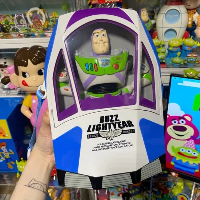 之前去东迪没买到的飞船巴斯光年爆米花桶 终于收到啦 也算是圆了在东迪没去sea得遗憾 别的小东西也很喜欢