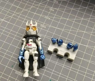 在雅虎上看上了一些小钥匙扣，正好煤炉上也买了些小玩具，就一起合单发货了，快递选的竹蜻蜓，又快又好，运费也便宜，给挖煤姬一个好评！