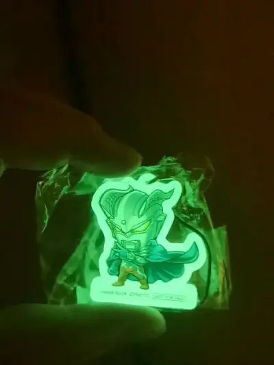 很好，这个包裹只买了两张卡两个挂件，挖煤姬这边买卡还是挺舒服的，里面打包是在本身有卡夹和日本人打包的信封的基础上再帮你包进挖煤姬的快递盒，整体还是比较安全