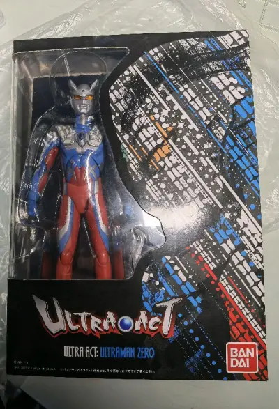 可以看图片感受到这个十年前的玩具这个成色到手是真的不容易了，盒子基本上是比较完好，用的还是竹蜻蜓，很好，收藏+1