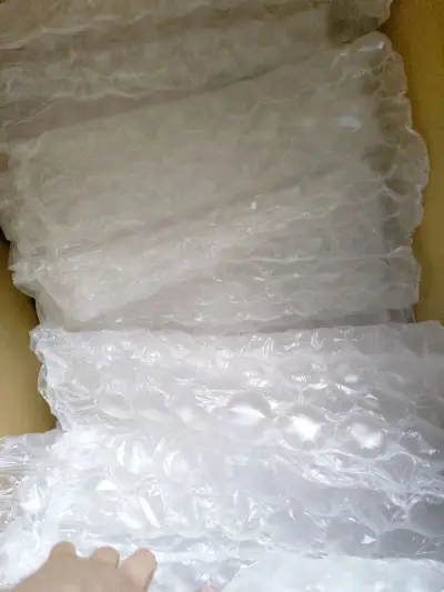 这次空运赶上五一假期，也算是正常时效吧，不过很神奇，每次我都是按照2kg的量去寄的，结果每次合单后的重量都大大小于这个重量，我在想这包装重量有这么重吗？而且其实寄回的话也是带着原包装的。不过多的运费倒是也有退回的