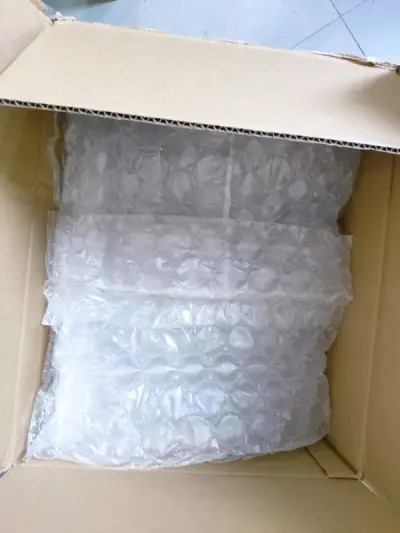 第N海淘啦，这次到的是最后一箱海运的一箱，因为是海运所以比较慢，这次走了大概20天+，让我一顿好等，东西挺多，包装结实，一样没少，里面垫了一些垫材，总体上比较满意～