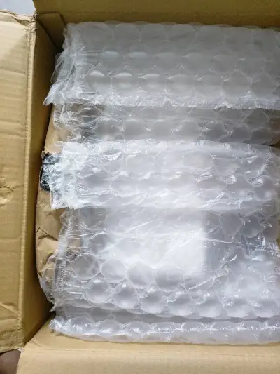 快递运输速度比去年还是快的 其实主要的时间花费在了海关和国内投递过程，但是相对于海运简直飞一般的速度了！内里包装泡沫纸，很结实，多的运费也有退