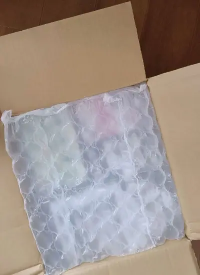 煤炉上切的东西到了，卖家打包仔细，物品状态很好，箱子里面用泡泡纸包裹的严严实实，没有任何损坏，购物很方便，物流速度十分给力，以后还会再来。