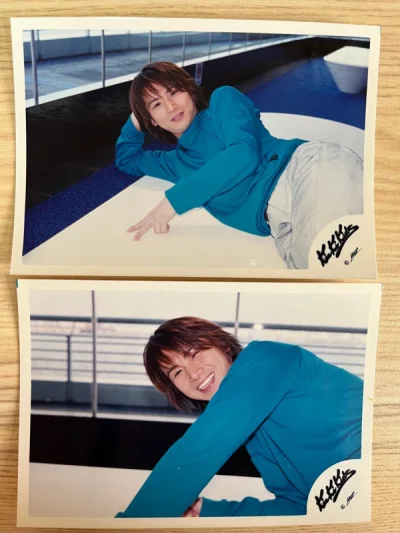 收了有点贵的纸 p4
还收了扣酱的烧 为了和已经有的剛君的凑成一对 以及又收到了比小树杈 
还有当时没钱买的歌词书 终于原价收到了 很开心 摸着手感超好 排版也很好看 虽然很多歌都还没听过呢 感觉很值得收藏