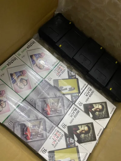 买了190张 ，有100张没锡纸的，到了也是没漏墨 ，没漏光。使用正常，其他的花边是五一打折买的，价格挺好的。快递这次没有暴力派送。