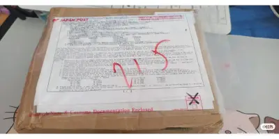 #psp游戏 海淘的psp终于到手啦！粉色和白色的psp，表面基本全新有几处小小的划痕。卖家说是不知道能不能开机，实际上摇杆按键全都非常灵敏，看来樱花妹都不怎么玩游戏放着吃灰。选了挖煤姬的基础服务，包装里面塞了充气垫，安全下车。