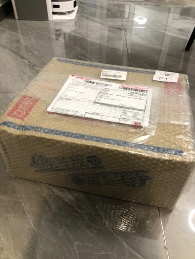 经常、经常海淘，都忽略了国内市场了，下完单了，才想起来淘宝，看了下，竟然有同款商品，价格还便宜了100多元。常在河边走，哪能不湿鞋，哈哈哈哈，真是舍近求远了，这也说明，用挖煤姬海淘已经深入骨髓，重度用户。