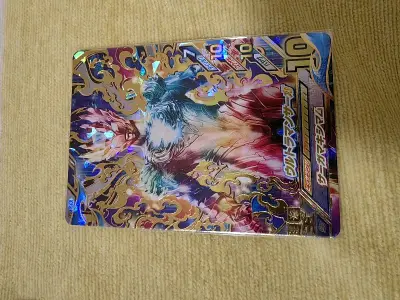 这次我购买了saga的卡片，老板包装的很结实，成色外观很好，几乎没有很明显的白边，非常值得收藏。老板也很热心，额外赠送给了我高斯和戴拿的n卡。另外我还购买了一些名鉴和戏画。一直都很喜欢这类微观手办，做的很细致，也很有年代感。以后有机会会在挖煤姬继续购买其他产品。