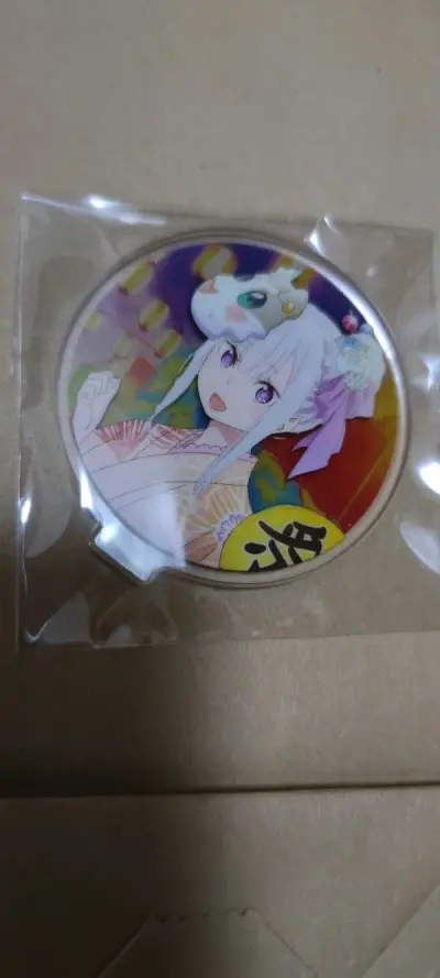 这次购买了金属挂件，q版徽章，和爱心徽章还有橡胶挂件，与小立牌，性价比可以，但是我只想要雷姆。还没学会怎么和卖家沟通只要一部分，希望能越来越熟练