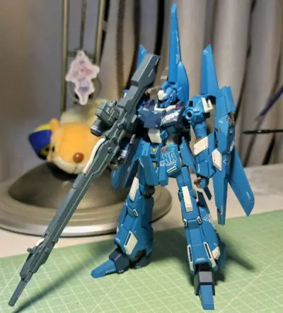 拖了很久的fix里歇尔终于来啦八马_嘿
因为之前一直在做要变形的思想工作 觉得fix里歇尔的变形实在太繁琐了 好累
但是又不忍心一直把造型这么这么这么优秀的里歇尔晾着 所以还是浅浅分享一下吧
一直对独角兽高达的剧情不怎么感冒 我也只是看了一半多点吧 就不深究了 云高...