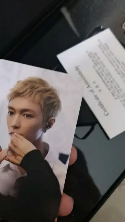 还可以 购买周边用的 虽然被税了?
等待周期挺长的 包装很不错 看到有比较实惠的价格东西下次还会使用 爱蕾伊张艺兴每一天?