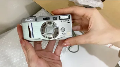 海运还是比较慢的，从发货到签收一共20多天，正好遇到五一，海关居然给我放行了 没有被税，简直太好运了！表白hz海关~面单写的是塑料玩具，1280*3，给大家参考下?
机子的话，有一个镜头有问题，一个拍照有条纹。哎 这次有点踩雷了，不过都可以修，所以大家还是谨慎吧。成...