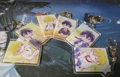 怎么说呢？就是很激动的心情，难以形容。一直很喜欢百濑老师的作品，陆陆续续也购入，都在途。这次购入的六个钥匙扣就很绝，包装也很好，从下单到拿到不到一个月，时间我觉得也很快。天知道，我出去玩了一圈，回来看到快递有多激动。
总之，百濑老师真的绝。期待下一次。