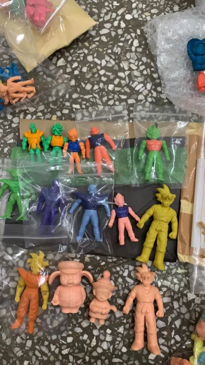 在朋友的推荐下终于开始学会使用挖煤姬，里面很多很多宝贝需要淘，买的龙珠玩具都是中古的，国内很少有，要不就是高价，在煤炉上总能找到适合自己的玩具，真的是太开心了！而且海运虽然说需要1个月左右，但是对于我来说本来也不着急，这个运输方式是最最划算的！我爱日淘！