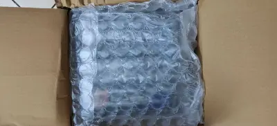 东西嘎嘎好，快递包装的也很严实 虽然在运输过程中有一点点磕碰但没有大碍，泡泡纸包的也很好，收到了自己的怨念物，感谢挖煤姬