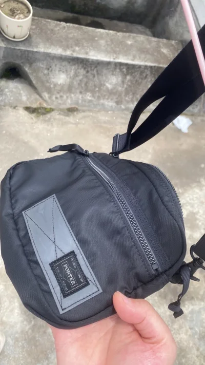 东西很好，9.5新起步。美中不足就是缺少橙色防尘袋，如果有个防尘袋就好了，整体评价还行，质量没的说，价格略微贵了一点。再就是国内的税太贵了，缝包必税。