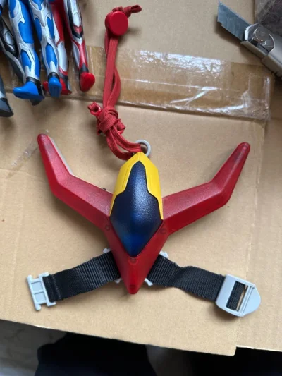 海运的速度比较慢，最近太忙了，确认晚了，东西是很好的，奥特曼真是童年回忆，谢了。 物流公司的箱子非常好,建议大家都选择挖煤姬，卖家的东西很真实，还不错！ 小孩子很喜欢！ 很好的卖家，谢谢喽。