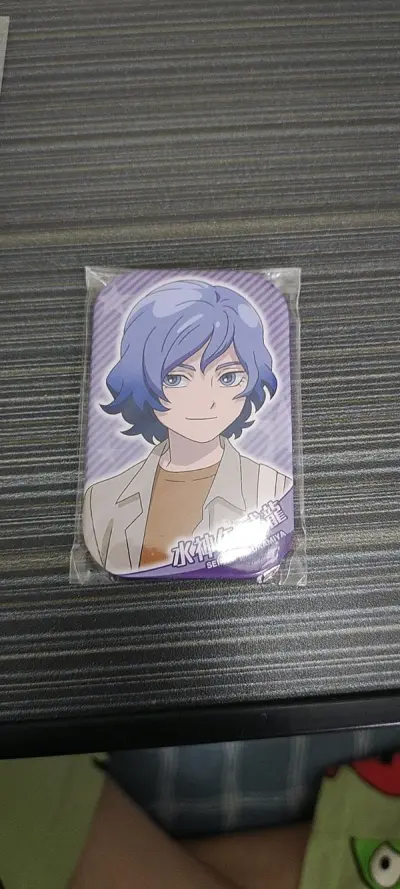 五一放假前一周左右就申请的一箱竹蜻蜓，没想到到干线运输这个流程的时候刚好是28号，然后卡了一整个假期直到今天才拿到( ﾉД`)
这次切的方吧唧还以为是比拇指宽一点的大小，没想到都快赶上同箱寄的游戏卡了！
总之安全落地比什么都重要！还会继续用挖煤姬的