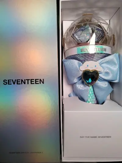 已经不知道是第几次下单啦，这次又是切到了美丽的克拉棒，尊的很喜欢，卖家很好送了配饰，挖煤姬也很靠谱捏，还有很多下单的没到货，期待！