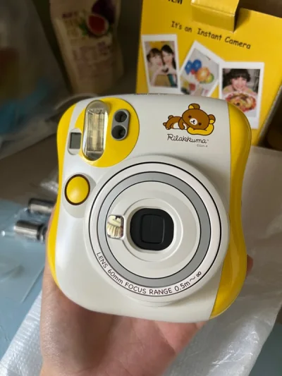 这次买了mini90和轻松熊的拍立得 买到了全新的真的很意外 国内现在没有全新的了 真的很少见 走的ems 物流很快 新疆比较远 走ems大概10天左右