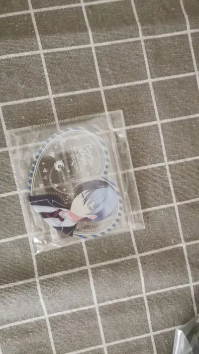 在挖煤姬买谷的第三单也安全下车啦~~~
这次东西很少也不易碎所以没有选加固 但是箱子非常结实拿到手还是八角尖尖 里面的谷子也都很安全
最后亲亲我的toya宝贝333