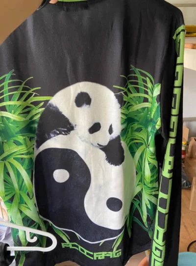 这次买了可爱的外套，不算很厚，上身效果也还不错，不过都是made in China哈哈，感觉这件好像很受欢迎，买到很开心，就是合单真的太慢了，希望可以改进一下，还有客服人太少了有时候要排队很久