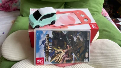 相比一下。稍微有些贵，但是东西带的挺全的，而且可以算99新了，包装也很好，真的不得不夸一下挖煤姬的包装。