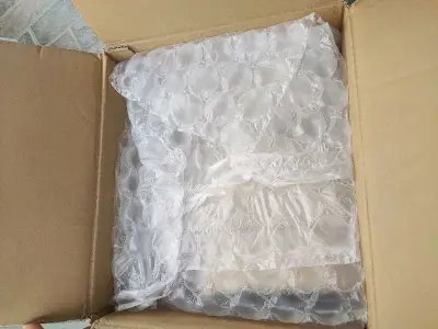 这单主要是小件东西，所以选择了航空EP。包装结实到位，东西也经过了处理，和图片描述的差不多。买了这么多次，有好有坏，其实那个地方的人都一样，有人善良，有人非常恶心。这单总得来说还是很满意的。感谢挖煤姬有这样的服务。