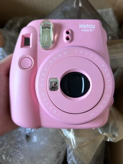 挖煤姬包装还是杠杠滴，近4kg的包裹，估计泡沫就有半斤，感觉比隔壁好多了，下单快，合单也快，隔壁慢的要死。
买了一台粉色的的9，卖家标注没有明显的损伤，救命，她可能比较瞎，樱花妹真的很会瞒，好在功能正常。