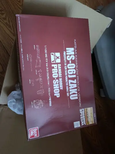 川口克己版陆战扎古，虽说没多出来多少配件，反正价格比国内要友好多了。可惜竹蜻蜓不能超过2公斤，否则就更方便了。