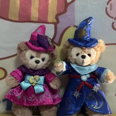 收到小熊啦！太可爱了 梳梳毛就美多了 非常蓬松哈哈哈哈 这次的物流比之前久一点但还好没有被扣税 整体体验还是不错的 在挖煤姬买了两件啦