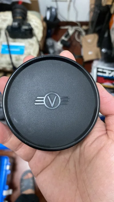 哈苏镜头盖一套，50和60，两个徕卡l39转m转接环，不错。徕卡m机热靴盖和2个闪光灯塞，实用实惠。