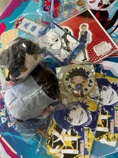 这次切到的东西都是全新或者有原袋的，非常开心～竹蜻蜓物流大概半个月收到，喜提第二只成年研磨趴趴！小件走竹蜻蜓真的很便宜了！