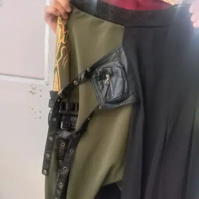 以后不敢买了，加税加代办费200多，还说一般不会被税，我这两件都被税，为什么，裤子特别好没得说，为什么我会买一次税一次