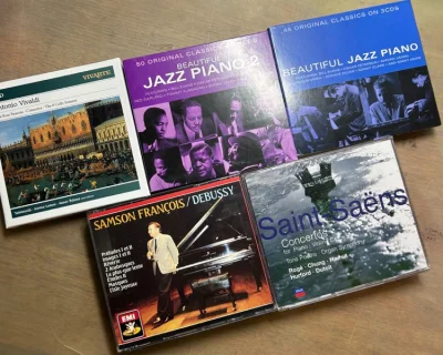 这次是清一色的多碟套装。套装喜欢的盆友很喜欢，皮薄馅大，甚至能找到一些已经很难找到的专辑。不喜欢的朋友也很多，觉得没有专辑更能诠释在某一创作阶段作曲家或演奏家的特点。甚至是特定阶段制作公司的特色。对于初入门、还没有确立方向的朋友来看，先买一些价廉物美的套装先听，听完...