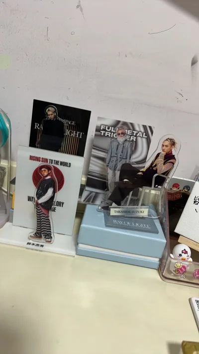 物流很快，过海关也很快，但是拆得很仓促就没拍多少照片，商品没有损坏，还给我在箱子里加了泡泡纸，是一次愉快的购物。