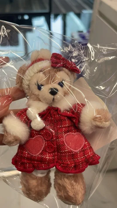 收到都很好 包装也很好 还有泡沫垫着 娃娃脸都很可爱 都是带牌全新 喜欢死了 买了雪莉玫冬日款 雪莉玫情人节款达菲情人节款